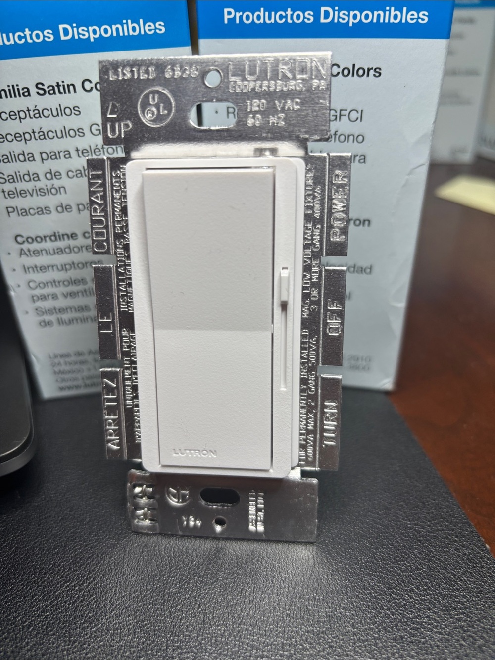 DVSCLV-600P-SW Magnetic Low Voltage Dimmer
